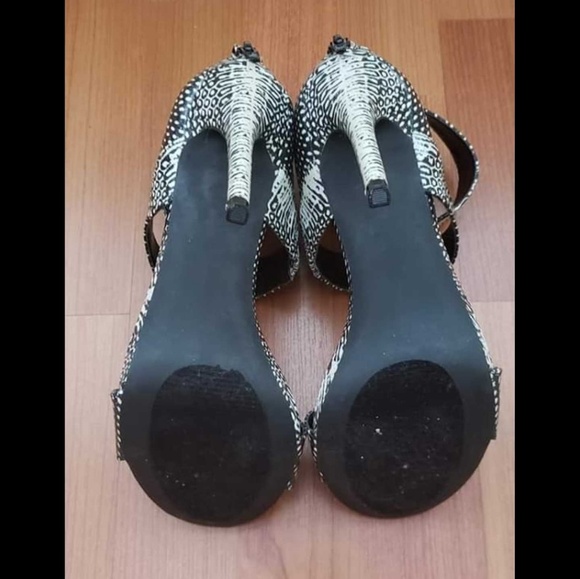 High heels - Picture 2 of 2